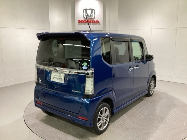 【Honda認定中古車 U-Select】　は3つの安心をお約束します。　1　Hondaのプロが整備した安心。 2　第三者機関がチェックした安心。　3　購入後もHondaが保証する安心。