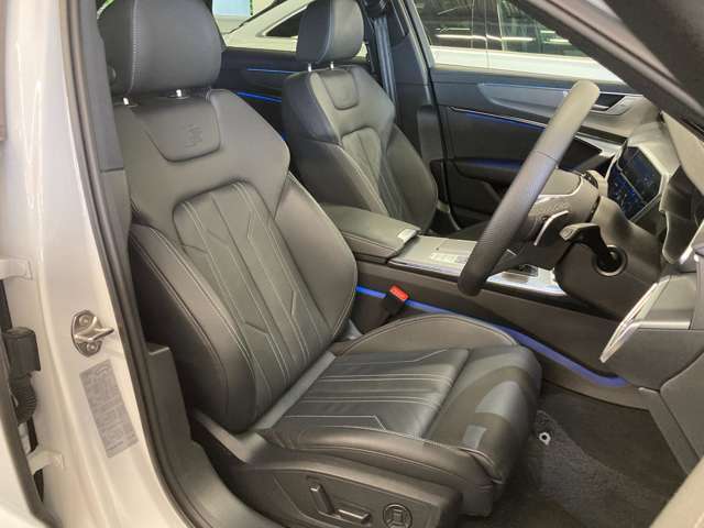 “Audi自動車保険プレミアム”　充実した自動車保険と様々なサービス内容で、Audiオーナーにふさわしいサポートをご用意。アウディだけのプレミアムサービス「Audiプレミアムケア」を無償付帯。担当 ： 佐藤/宮澤