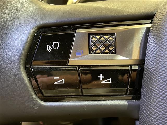 LIBERALAは、輸入車選びの新たなスタイルを提案するインポート・セレクト・ブランドです。オーナー様となる方がクルマから直接感じる感性を第一にした、最良の一台との出会いをコーディネートいたします。