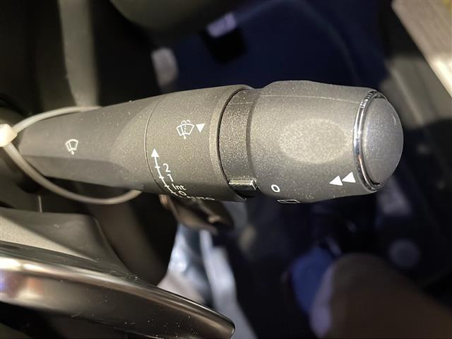LIBERALAは、輸入車選びの新たなスタイルを提案するインポート・セレクト・ブランドです。オーナー様となる方がクルマから直接感じる感性を第一にした、最良の一台との出会いをコーディネートいたします。