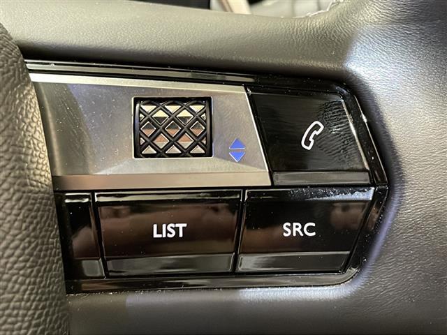 LIBERALAは、輸入車選びの新たなスタイルを提案するインポート・セレクト・ブランドです。オーナー様となる方がクルマから直接感じる感性を第一にした、最良の一台との出会いをコーディネートいたします。