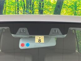 【スズキ　セーフティサポート】走行中に前方の車両等を認識し、衝突しそうな時は警報とブレーキで衝突回避と被害軽減をアシスト。より安全にドライブをお楽しみいただけます。