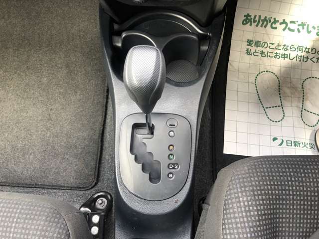 ★中古車なので、傷や凹みは多少はございます。小さな傷から大きな傷までさまざまです。大きな傷凹みは鈑金塗装修理後にお渡しを致しております。自社鈑金工場完備ですので、スピーディーな対応が可能です！