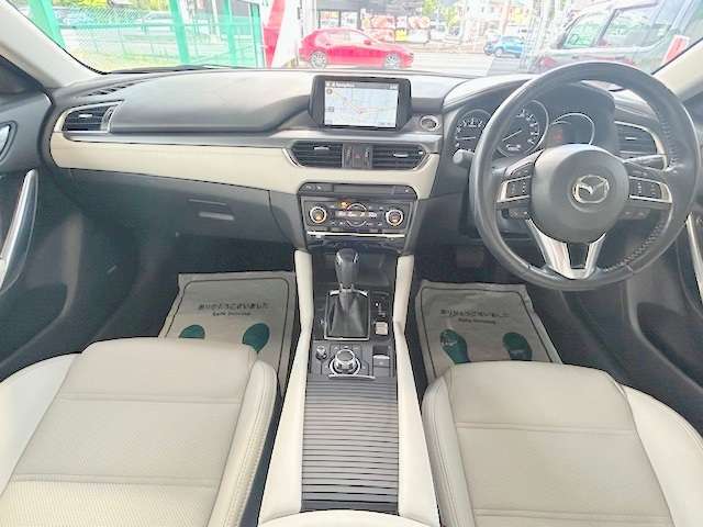 運転席廻りの画像です！操作スイッチ類も比較的に綺麗な状態です♪他に詳細画像をご希望の方はこちら！【1st@e-g-a.co.jp】へご連絡ください！