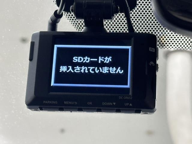 ドライブレコーダー装備してますよ。　思いでの記録や万が一の時の記録にも便利ですね。