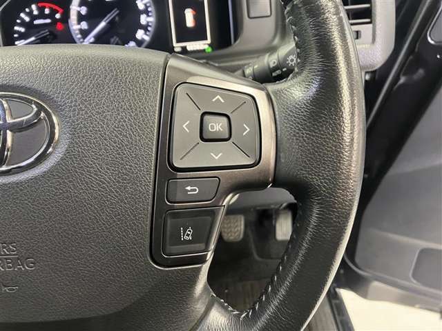 車線逸脱防止装置の「レーンキープアシスト」もついています。万が一のよそ見運転で車線をはみ出しても知らせてくれます♪あると便利な機能ですね！