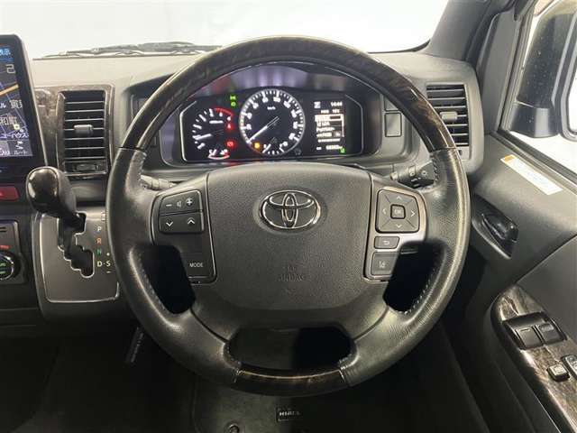 YouTubeにお車の紹介動画を掲載しております。画像ではわかりにくい細かなところまで紹介♪ご視聴用URLはお問合せください。