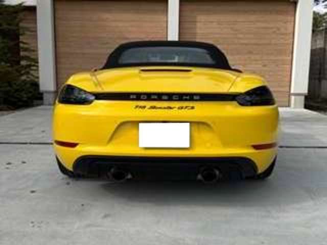 最新のフルフラット積載車を自社で完備しています！全国に納車・引取と伺います！
