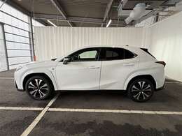 R5年式 レクサスUX200 Fスポエモーショナ　Explorer 入荷しました。