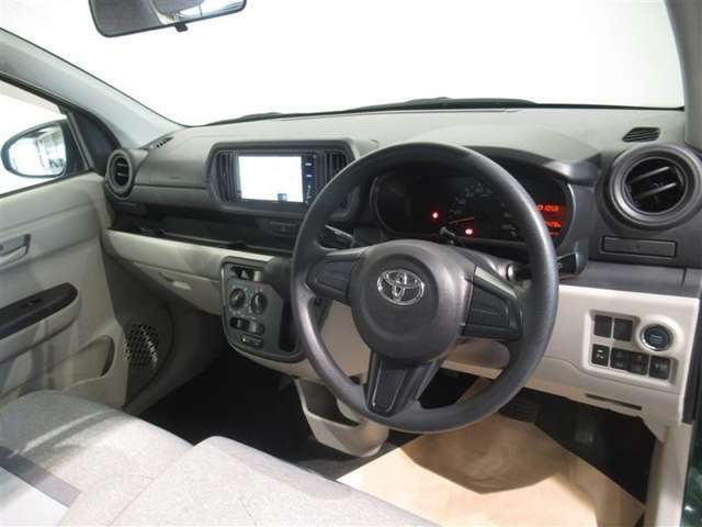 見通しのよいすっきりとした視界で、誰でも運転しやすいです。運転のしやすさは疲れにくさにも繋がりますよ♪