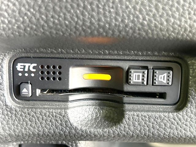 【ETC】高速道路の料金所をストレスなく通過！話題のスポットやサービスエリアに多い「スマートIC」利用時は必須のアイテムです。当店でセットアップを実施、ご納車当日からすぐにご利用いただけます！