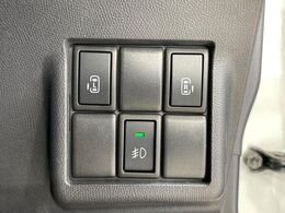 【両側パワースライドドア】スマートキーや運転席のスイッチで後席両側スライドドアの開閉が可能♪電動だから力を入れてドアを開ける必要が無く、小さなお子様でも簡単に開け閉めでき快適です♪