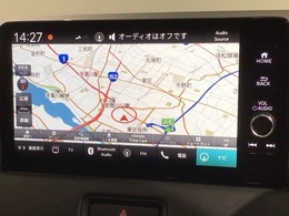 アップルカープレイ、アンドロイドオート対応純正ナビ搭載です。知らない道も安心ですね！