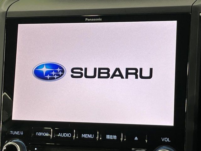 【純正8インチナビ】人気の純正ナビを装備しております。ナビの使いやすさはもちろん、オーディオ機能も充実！キャンプや旅行はもちろん、通勤や買い物など普段のドライブも楽しくなるはず♪