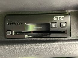 【ETC】高速道路の料金所をストレスなく通過！話題のスポットやサービスエリアに多い「スマートIC」利用時は必須のアイテムです。当店でセットアップを実施、ご納車当日からすぐにご利用いただけます！