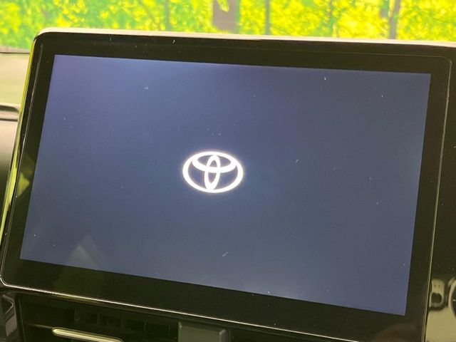 【10.5インチワイドナビ】高級感とインパクトのある大型ワイドナビを装備。各種オーディオ操作はもちろん、横長ワイド画面でのマップ2分割表示など、利便性も高いナビです♪