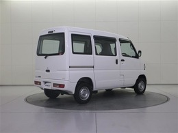 全国トヨタディーラーの中でも数少ない、トヨタ認定検査員が1台ずつ内外装をチェック。