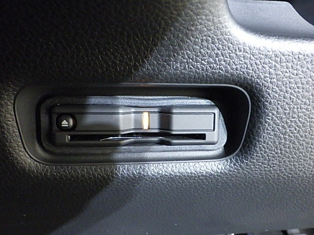 ETC付！高速道路の料金所はキャッシュレスで通過です！サービスエリア等にあるスマートインターの出入りも利用可能でとっても便利☆ご納車後すぐにお使い頂けるようセットアップしてのお渡しとなります。