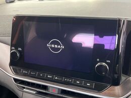 【純正ナビ】人気の純正ナビを装備。オーディオ機能も充実しており、Bluetooth接続すればお持ちのスマホやMP3プレイヤーの音楽を再生可能！毎日の運転がさらに楽しくなります！！