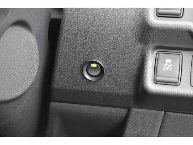 人気のノートが入庫しました。是非現車を見にご来店下さい。