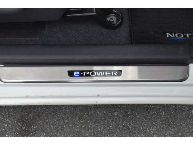 キッキングプレートがついて、内装の見た目もUP