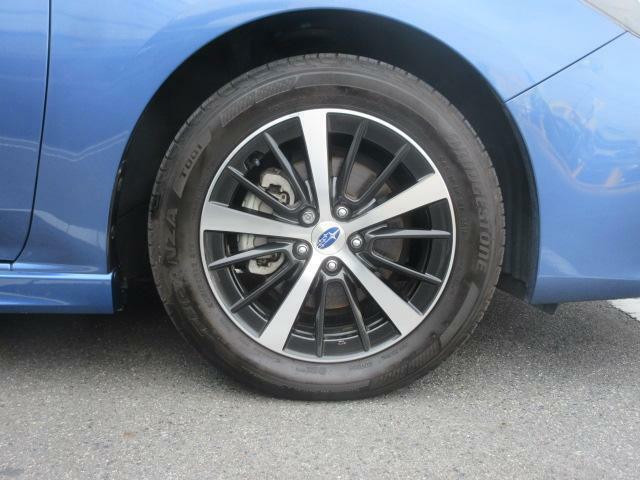 右前 16インチアルミホイール タイヤサイズは、205/55R16