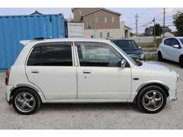 ☆男性も女性も様になるデザインです！一目見ただけで、この魅惑的なボディーが存在感を放っていることが分かって頂けると思います。