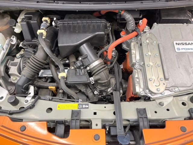 親切・丁寧な専門メカニックスタッフが応対！・車検・点検整備・事故等の修理などアフターサービスも安心。お車のカスタマイズもネクステージのサービススタッフまでご相談ください！