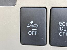 【スマートアシスト】走行中に前方の車両等を認識し、衝突しそうな時は警報とブレーキで衝突回避と被害軽減をアシスト。より安全にドライブをお楽しみいただけます。