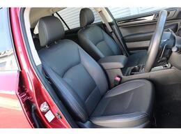 ロングドライブも快適に過ごせるシート。