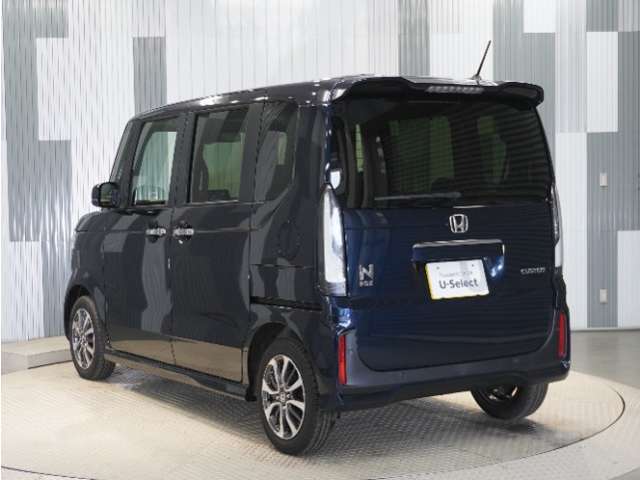 色々なお店で販売しているHonda車ですが、アフターサービスも全てお任せ頂けるのは「HondaCars正規販売店」だけ！ご納車後もお住まいの地域の販売店にて　アフターサービスをお任せいただけます。