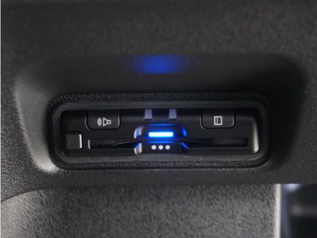 【ETC車載器】高速道路のご利用時にとても便利なETC車載器。セットアップ(費用別途)後にお渡ししとなります。