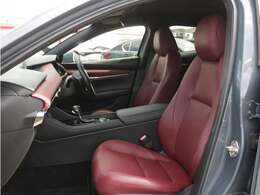 赤革シートも装備☆内装ももちろんクリーンナップ済みですので気持ちよくお使いいただければと思います！