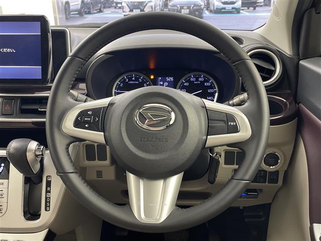 【ステアリング】軽い力で扱いやすいハンドルです。目立つ傷やスレなどなく綺麗な状態です！除菌プランいれていただくとさらに快適に！清潔なお車はお子様にも安心ですね！