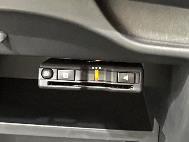 【ETC】高速道路の料金所をストレスなく通過！話題のスポットやサービスエリアに多い「スマートIC」利用時は必須のアイテムです。当店でセットアップを実施、ご納車当日からすぐにご利用いただけます！