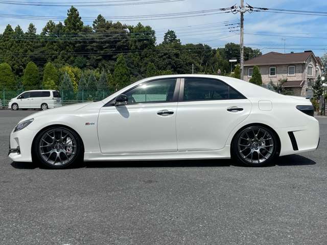 【コンディションチェック】スポーツカー選びをするうえでもっとも大事にしたいコンディションチェック。GTガレージでは併設工場にて全車事前コンディションチェックを実施。診断結果をもとにご案内いたします。