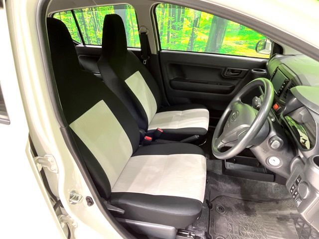 運転席シート廻りは使用感も少なく、良好な状態となっています。丁寧に使われていたことがよくわかりますね。