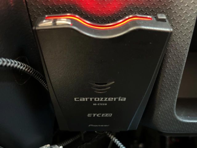 【ETC】高速道路の料金所をストレスなく通過！話題のスポットやサービスエリアに多い「スマートIC」利用時は必須のアイテムです。当店でセットアップを実施、ご納車当日からすぐにご利用いただけます！
