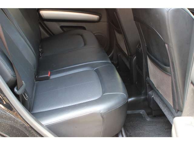 運転席側リヤシート！