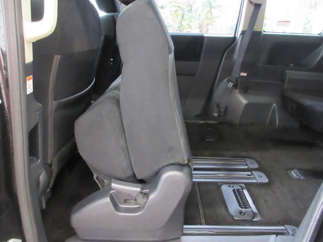 【欲しい装備がきっとみつかる】サンルーフ・本革シート・後席モニター・クルーズコントロール・アイドリングストップ・シートヒーター・ステアリングヒーター・ETCなども専門だからこその在庫数で選べます♪