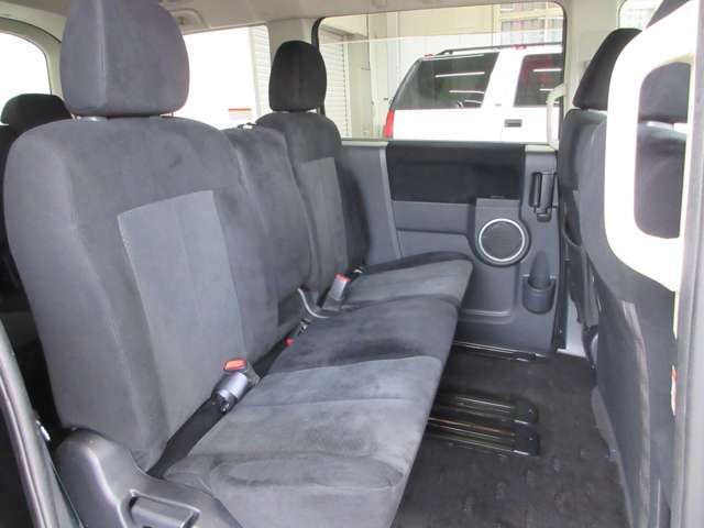 【欲しい装備がきっとみつかる】サンルーフ・本革シート・後席モニター・クルーズコントロール・アイドリングストップ・シートヒーター・ステアリングヒーター・ETCなども専門だからこその在庫数で選べます♪