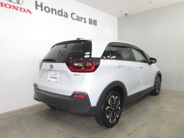 ボディ色はプレミアムサンライトホワイト・パールです。