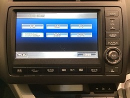 ナビゲーションはフルセグTV対応の純正HDDナビを搭載しています。