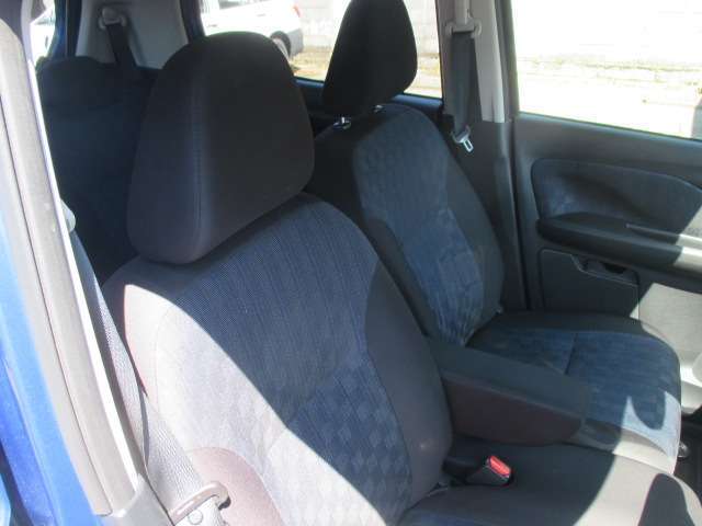 運転席まわりになります。実際に乗って頂き乗り心地をご体験してみてください。