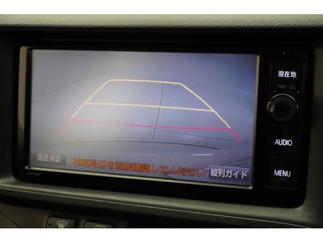 バックモニターがあれば車庫入れ時など、後ろが確認できて安心です。運転に自信がない方にはおすすめの装備です。ただし、バック時目視での確認も忘れずに。