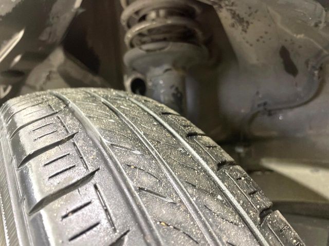 お車を安心してお乗りいただく為には、足回りの定期点検が欠かせません。サービスサポート（有償保証）では無料点検もご提供しており、安心のカーライフをお過ごしいただけるサポート体制が整っています。