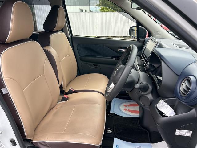 女性の方ももちろんですが、運転席側、助手席側の足元スペースが広いので男性の方が運転しても窮屈になりにくいですよ！