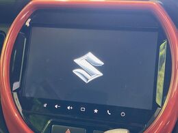 【メーカー純正ナビ】インテリアに溶け込むスタイリッシュな「専用設計」メーカーナビを装備♪視認性や操作性など基本性能にも優れ、より上質なカーライフをお楽しみいただけます。