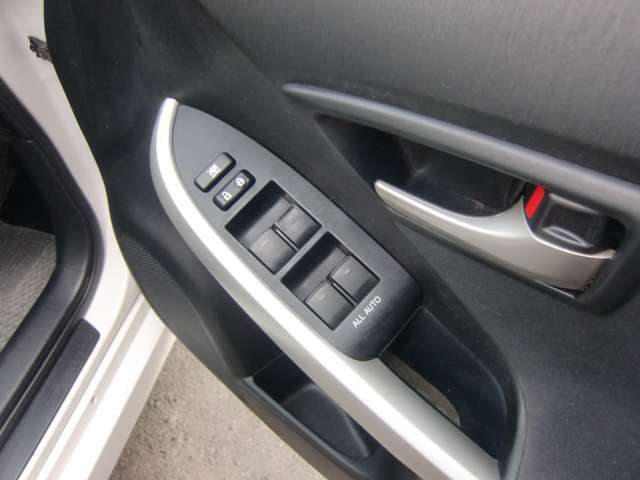 全席オートパワーウィンドウ！