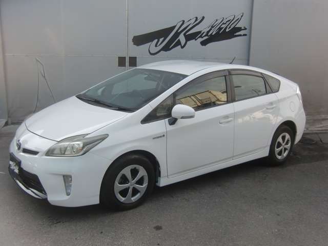 純正アルミにホイールキャップ付き！